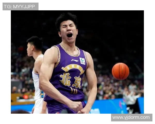 邹雨宸：从篮球新星到职业生涯的辉煌之路探索与成长的故事